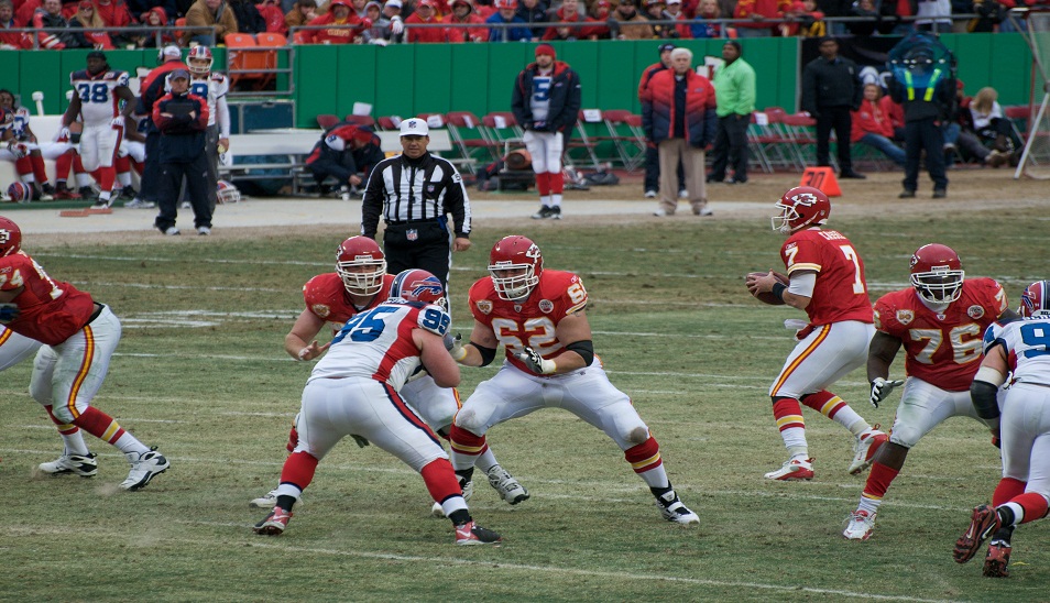 NFL chiefs mid play